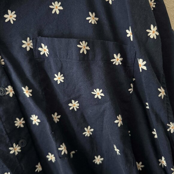 Daisy Short Sleeve Button Down Shirt - Picture 4 of 5